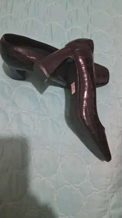 Zapatos de tacón negros estilo cocodrilo - miniatura 2