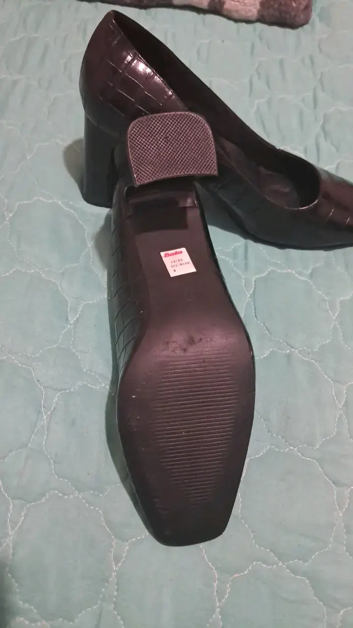 Zapatos de tacón negros estilo cocodrilo - 3