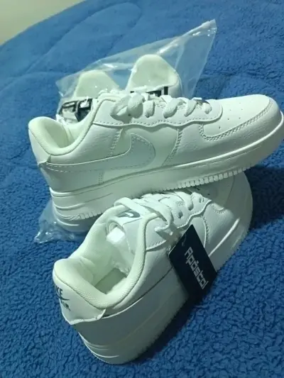 Zapatillas blancas Apostol estilo casual - miniatura 4