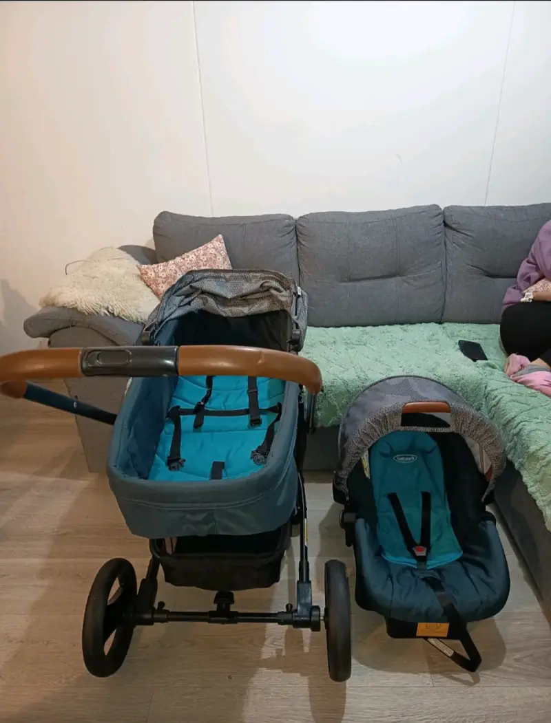 Coche para bebé poco uso - 5