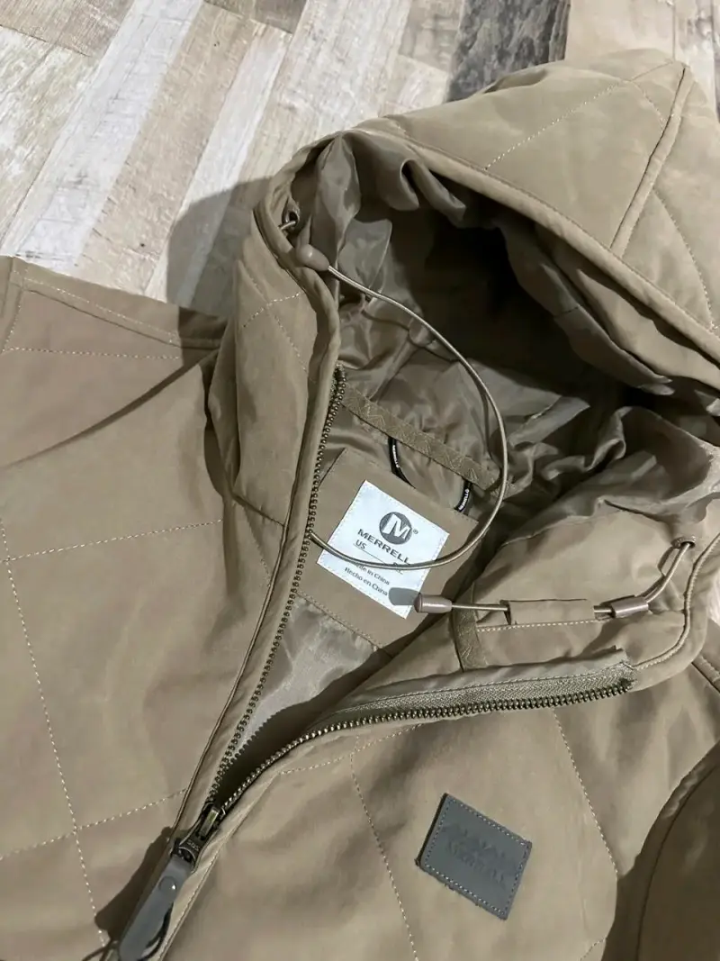 Parka acolchada beige con capucha - 3
