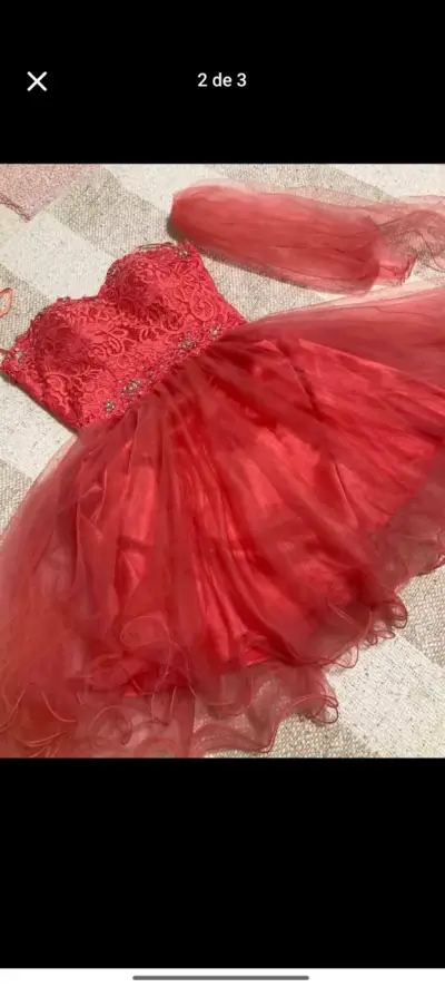 Vestido de fiesta rojo con encaje - miniatura 3