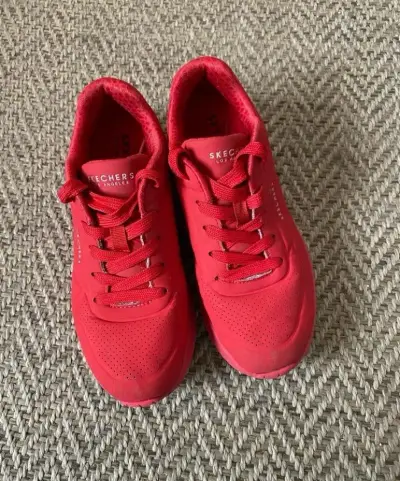 Zapatillas Skechers rojas para niñas - miniatura 1