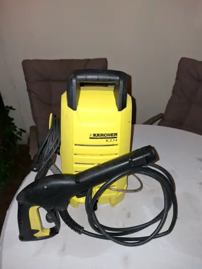 2 Hidrolavadoras (Kärcher y Black+Decker) - miniatura 2