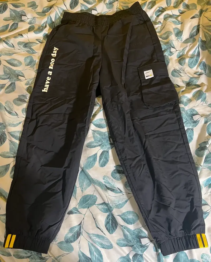 Buzo cargo cortavientos AdidasNeo Smiley - 1