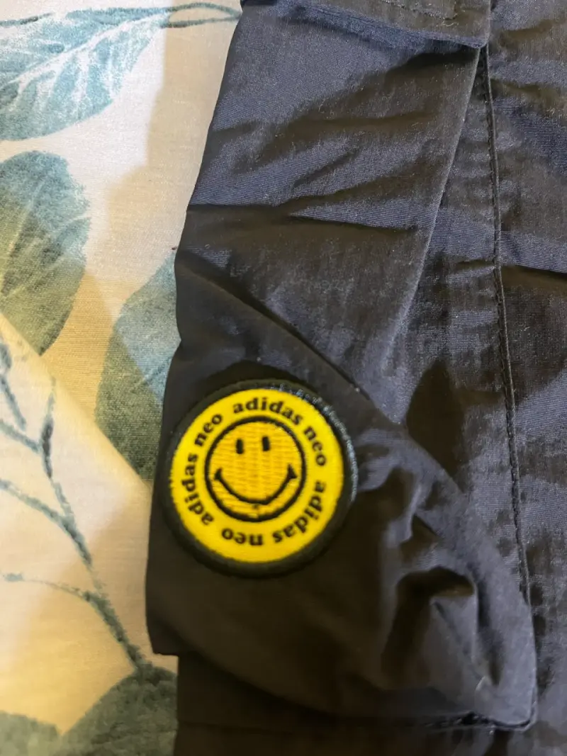Buzo cargo cortavientos AdidasNeo Smiley - 4