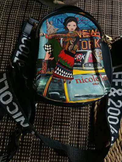 Mochila Nicole Lee estampada estilo urbano - miniatura 4