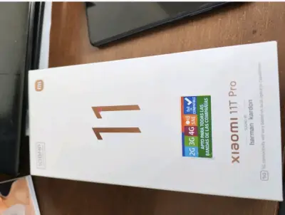 Smartphone Xiaomi con pantalla grande - miniatura 2