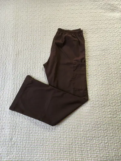 Pantalon clínico café - miniatura 3