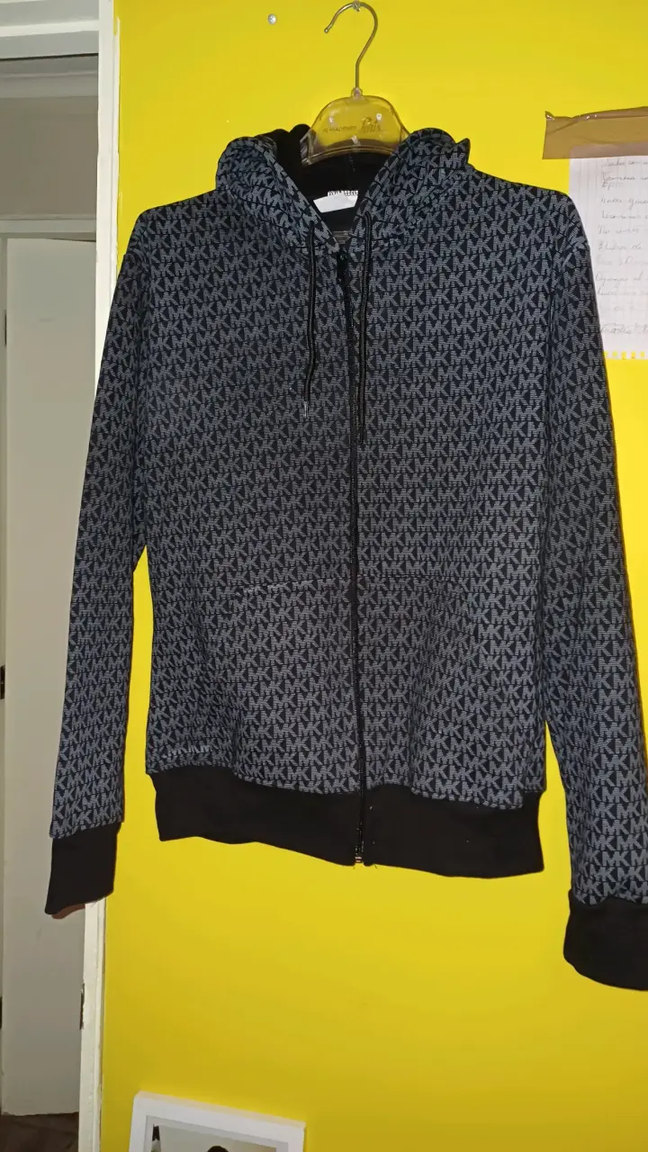 Polerón con capucha estampado MK - 1