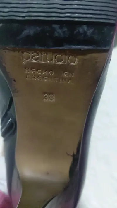 Botines de cuero negro con hebillas y tachas - miniatura 4