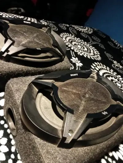 Parlantes Sony para auto con caja acústica - miniatura 1