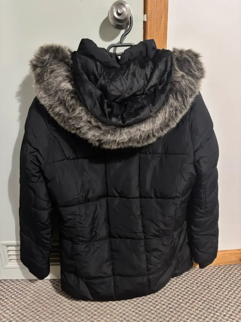 Parka negra con capucha. Wados XL pequeña - 4