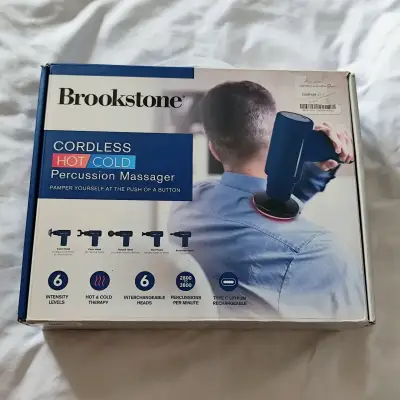 Masajeador de percusión Brookstone inalámbrico - miniatura 1