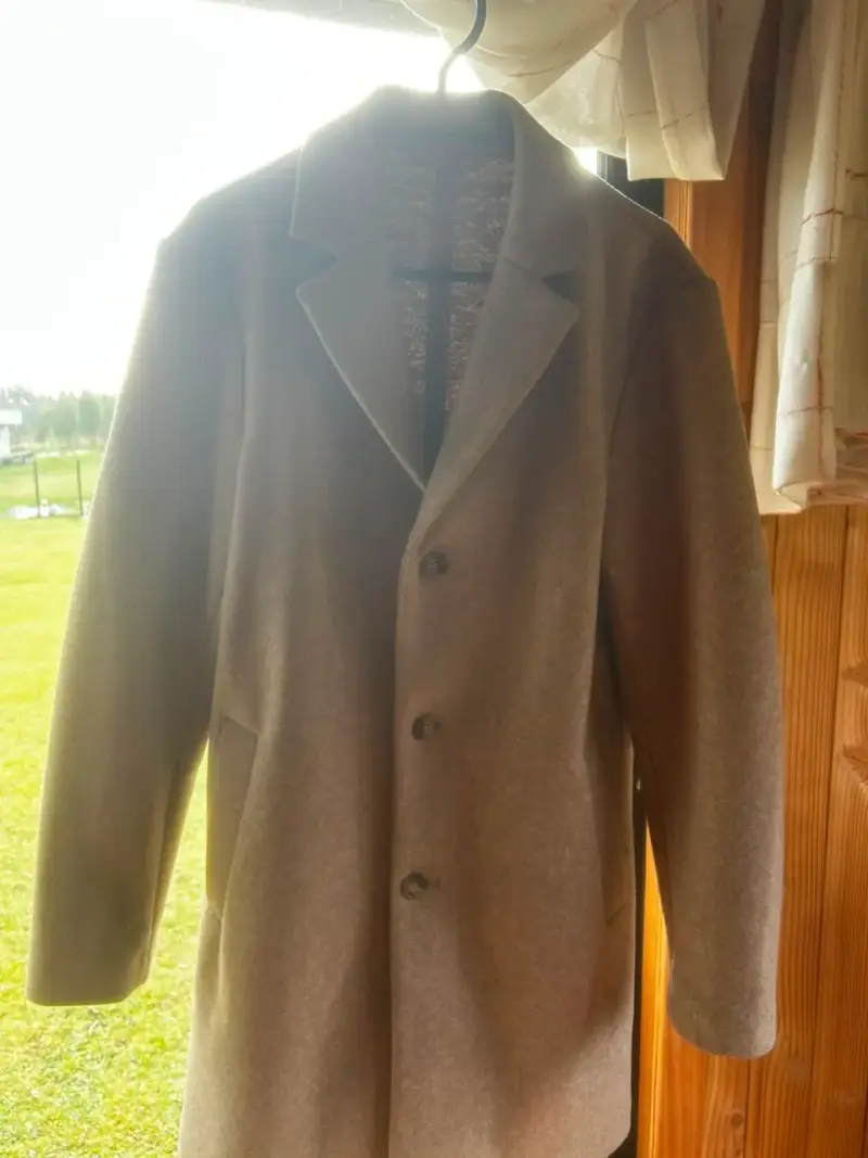 Abrigo largo beige elegante para hombre - 1