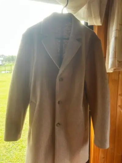Abrigo largo beige elegante para hombre - miniatura 1