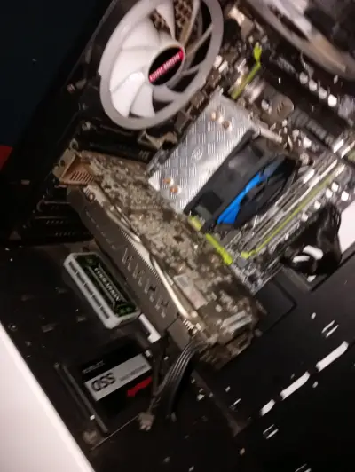 Pc gamer con pantalla curva trj NVIDIA GTX - miniatura 1