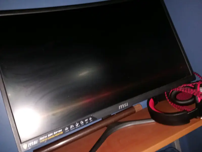 Pc gamer con pantalla curva trj NVIDIA GTX - 3