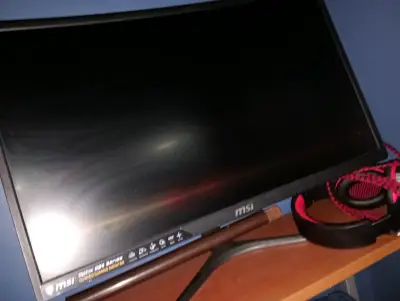 Pc gamer con pantalla curva trj NVIDIA GTX - miniatura 3
