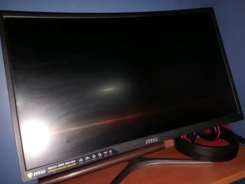Pc gamer con pantalla curva trj NVIDIA GTX - 4