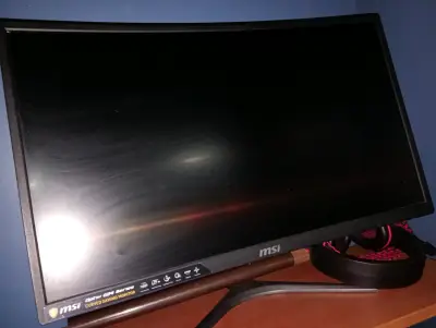 Pc gamer con pantalla curva trj NVIDIA GTX - miniatura 4