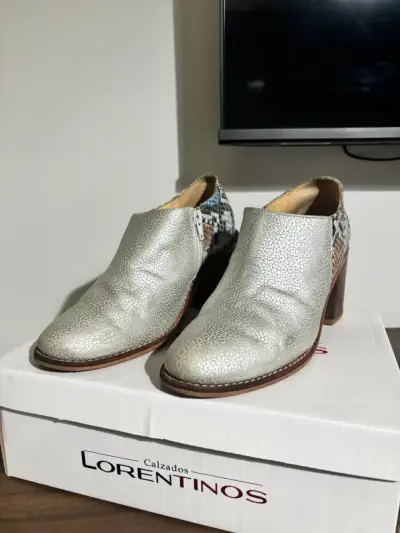 Botines plateados de cuero - miniatura 1