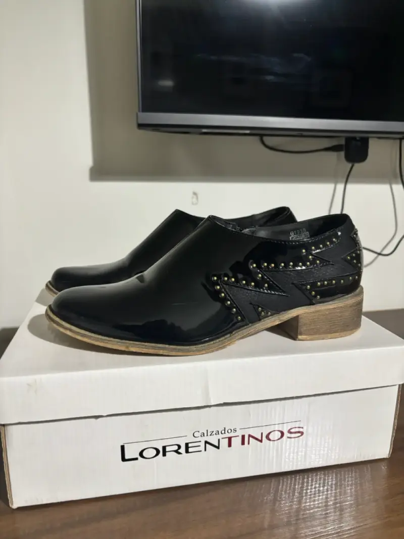 Zapatos de cuero negro con tachas - 5
