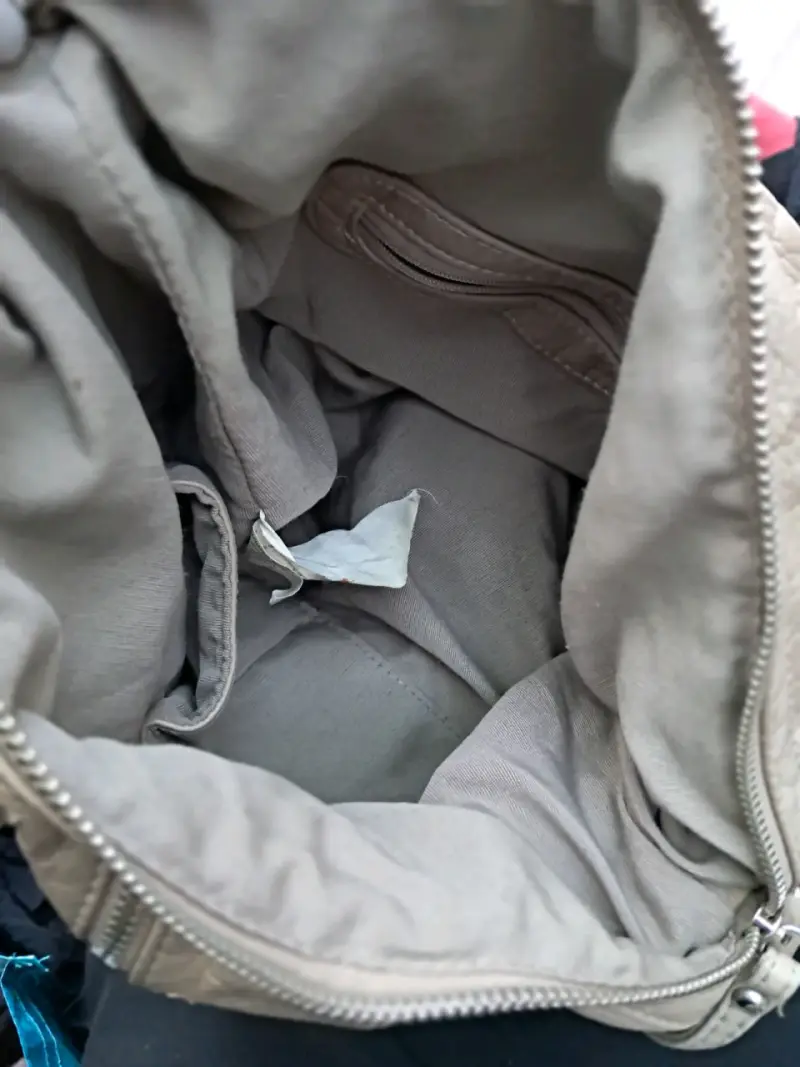 Bolso Kipling gris con correa ajustable - 2