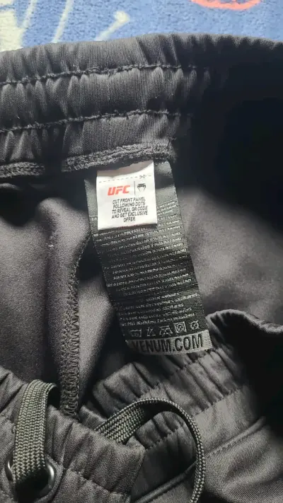 Shorts deportivos UFC Venum negros talla L - miniatura 2