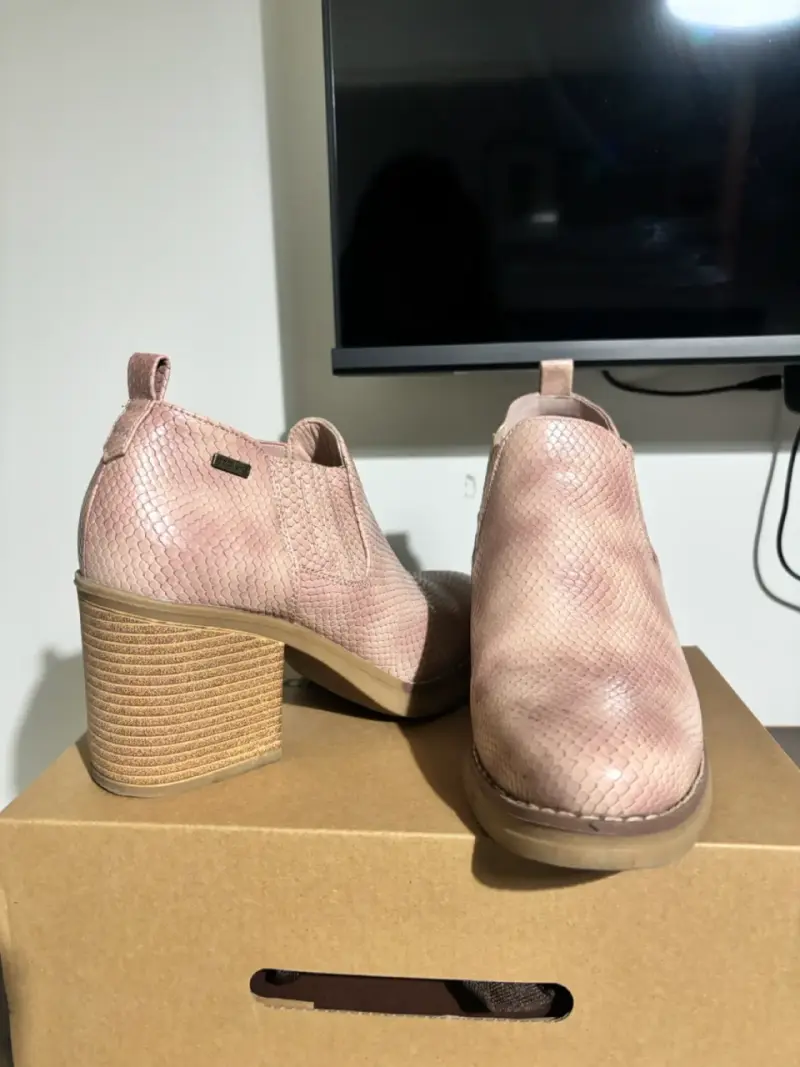 Botines de cuero rosado con tacón grueso - 2