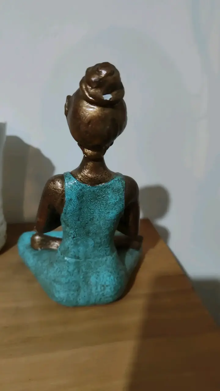 Estatua decorativa de yoga en bronce y turquesa - 2