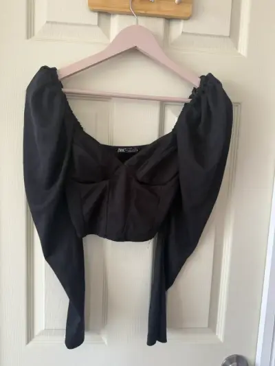 Top negro con mangas largas Zara - miniatura 1