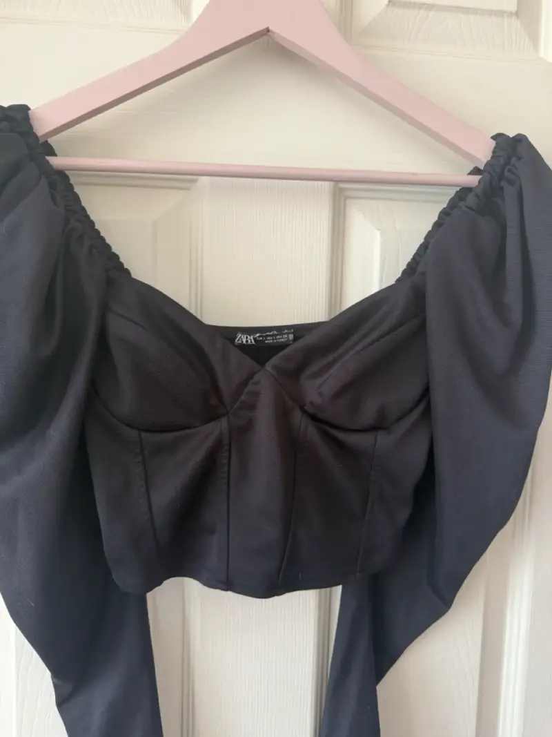 Top negro con mangas largas Zara - 2