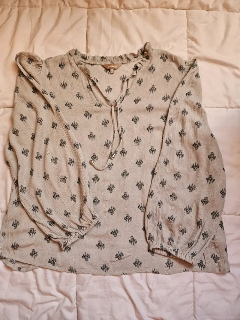 Blusa beige estampada de manga larga - 1