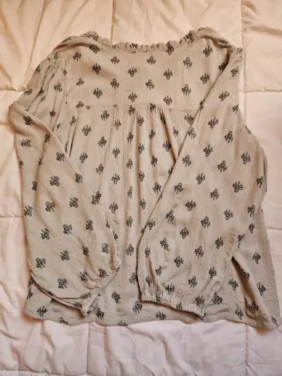 Blusa beige estampada de manga larga - miniatura 3