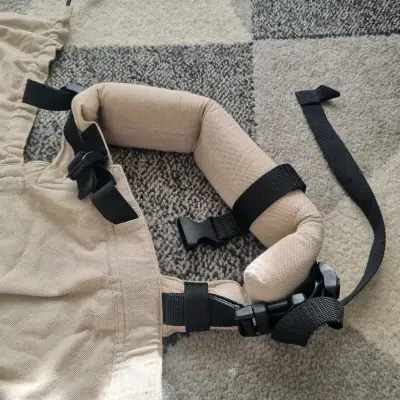 Mochila portabebé ergonómica beige - miniatura 5