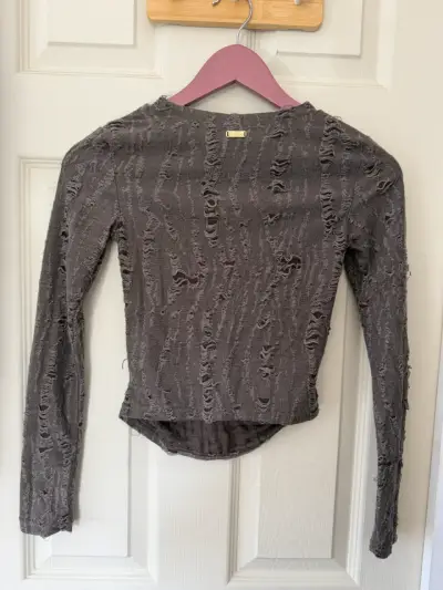 Polera manga larga desgastada gris - miniatura 2