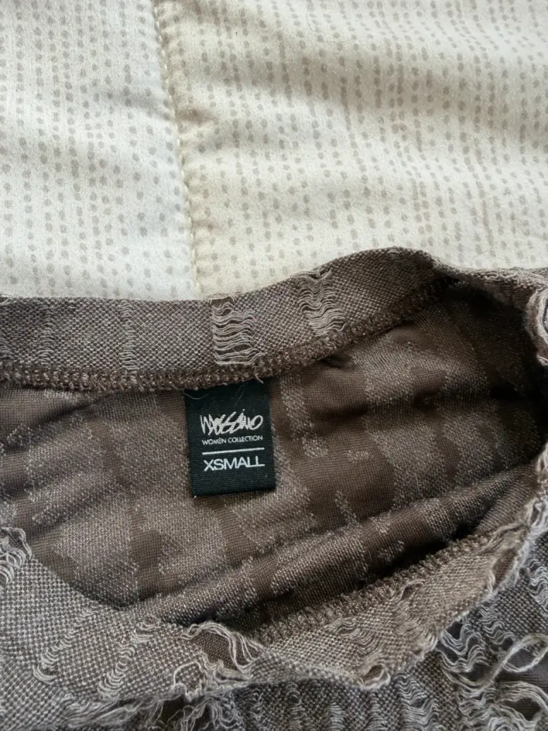 Polera manga larga desgastada gris - 3