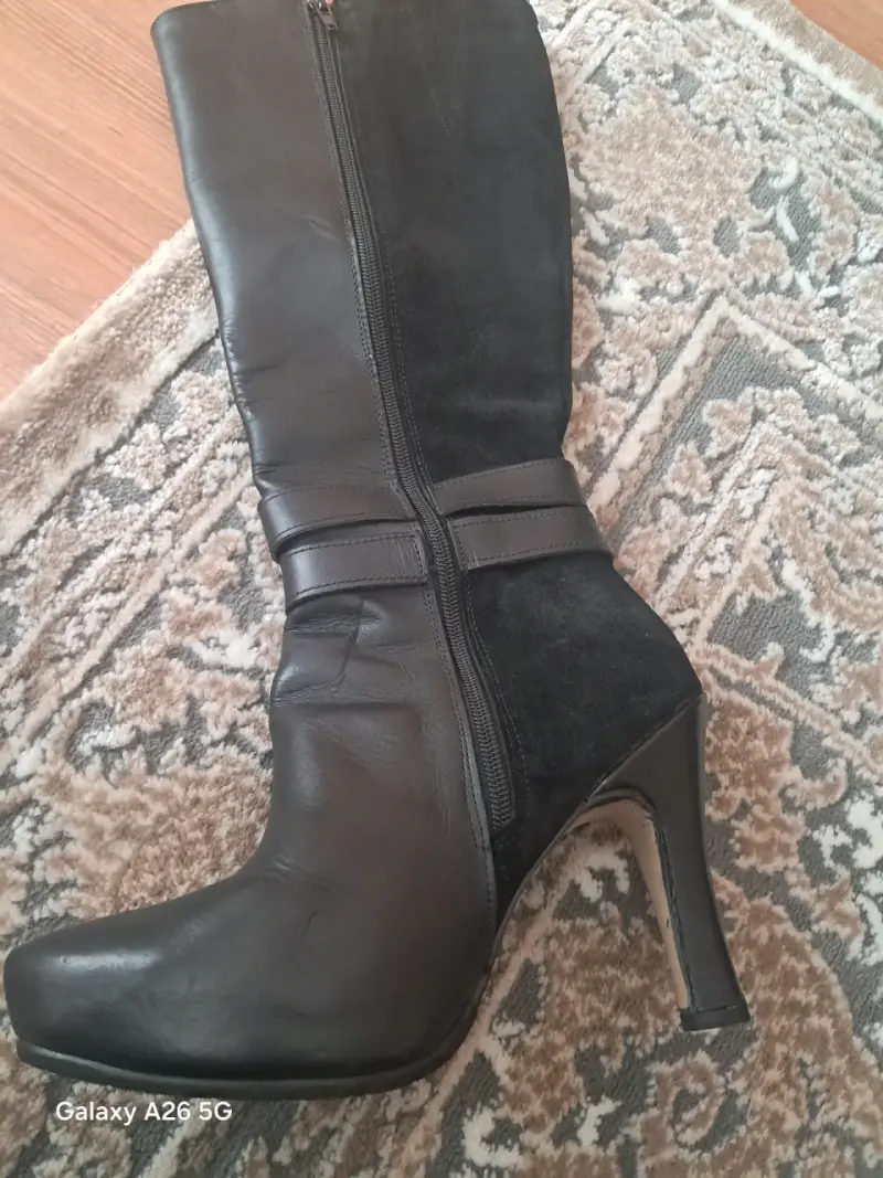 Botines negros con hebillas de tacón alto - 4