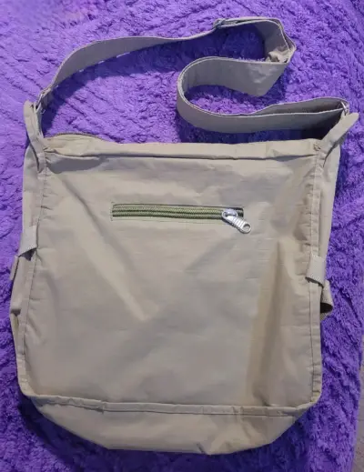 Bolso bandolera Esprit beige unisex - miniatura 2