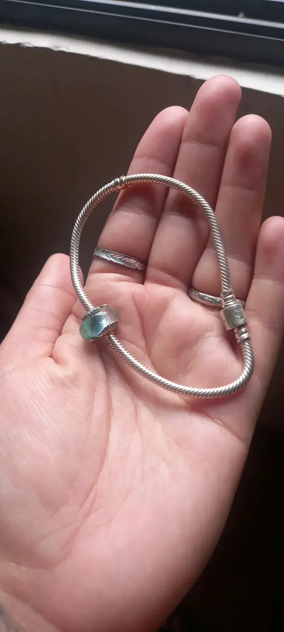 Pulsera Pandora con dije azul + charm pasaporte - 2