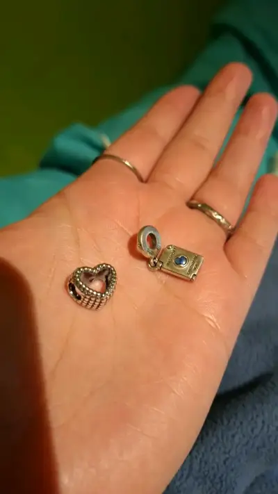 Pulsera Pandora con dije azul + charm pasaporte - miniatura 4