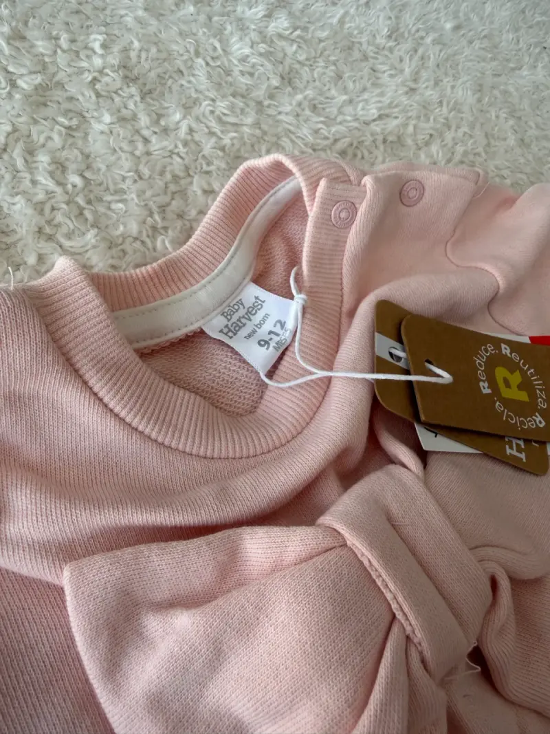 Conjunto infantil rosa con lazo y flores - 2