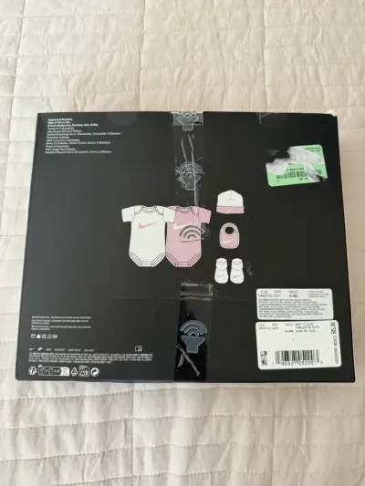 Set de 5 piezas Nike para bebé - miniatura 3