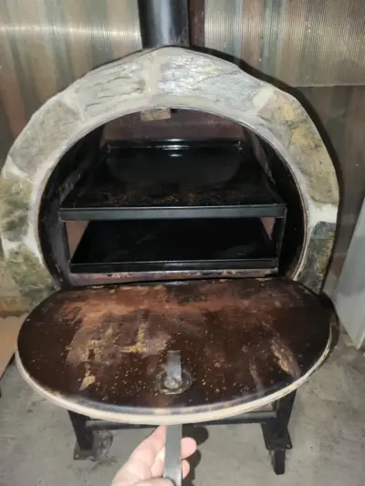 Horno de piedra para exteriores con base metálica - miniatura 2