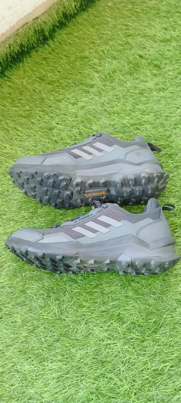 Zapatillas Adidas Terrex gris para trekking - 2