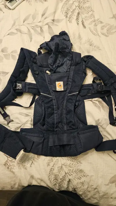 Mochila portabebé Ergobaby azul - miniatura 1