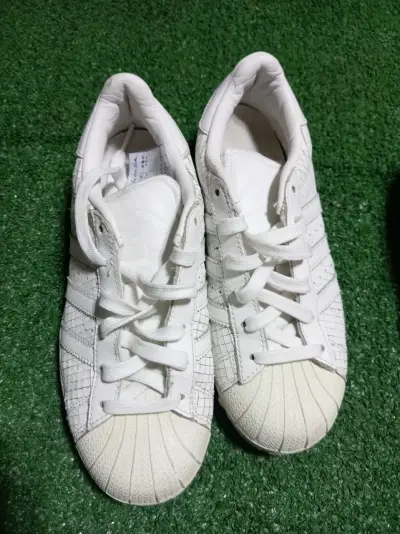 Zapatillas blancas deportivas de cuero - miniatura 1