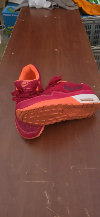 Zapatillas Nike Air color burdeos y naranja - miniatura 3