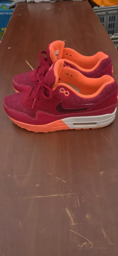 Zapatillas Nike Air color burdeos y naranja - miniatura 4